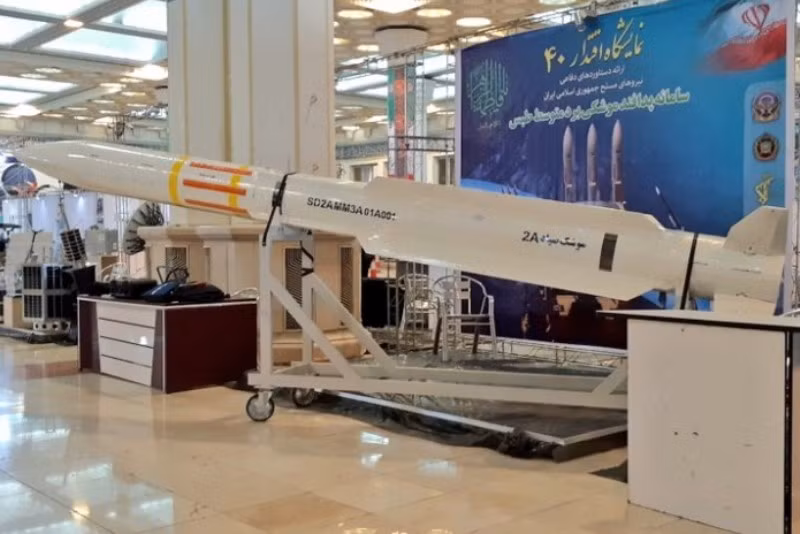Sayyad-2 - tên lửa đất đối không tầm trung sử dụng nhiên liệu rắn có khả năng tấn công tên lửa đạn đạo được Iran cho nhập biên chế quân đội nước này từ năm 2015 tới nay. Nguồn ảnh: Fotorep.