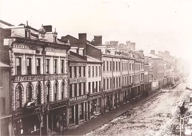 Đường phố Toronto (Canada) năm 1856. Ảnh: VT.