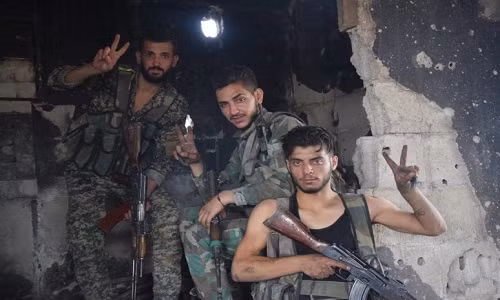 Al Masdar News đăng tải loạt ảnh quân đội Syria chiến đấu chống nhóm phiến quân ở Ayn Tarma, vùng ngoại ô Đông Damascus. Ảnh: AMN.