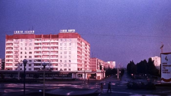 3. Một bức ảnh khác chụp phố Kurchatov trong thị trấn Pripyat lúc trước…(Nguồn: ER)