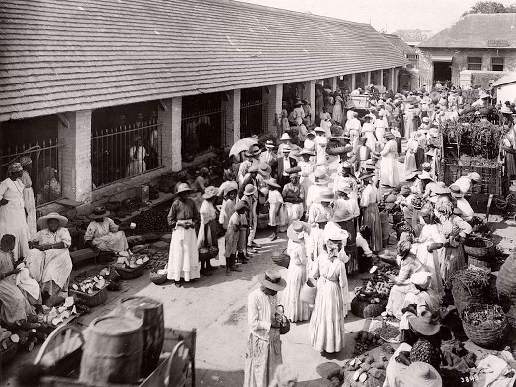Khu chợ Jubilee đông đúc ở Kingston vào khoảng năm 1890. Ảnh: VT.