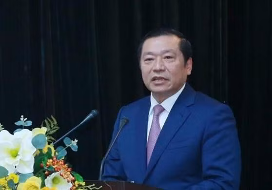 Chan dung tan Pho ban Tuyen giao Trung uong Lai Xuan Mon