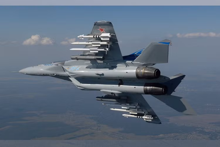 Một điều khiến khách hàng "ngó lơ" nữa là MiG-35 của Nga nói riêng và dòng chiến đấu cơ Nga nói chung là lúc đầu mua giá rẻ nhưng chi phí bảo dưỡng lại đắt hơn chiến đấu cơ phương Tây, đặc biệt giới hạn bay của khung thân máy bay Nga thường chỉ bằng 1/2, thậm chí 1/3 máy bay phương Tây. Tất cả những điều này khiến cho MiG-35 mặc dù cải tiến đột phá nhưng vẫn không thoát khỏi cảnh ế ẩm.
