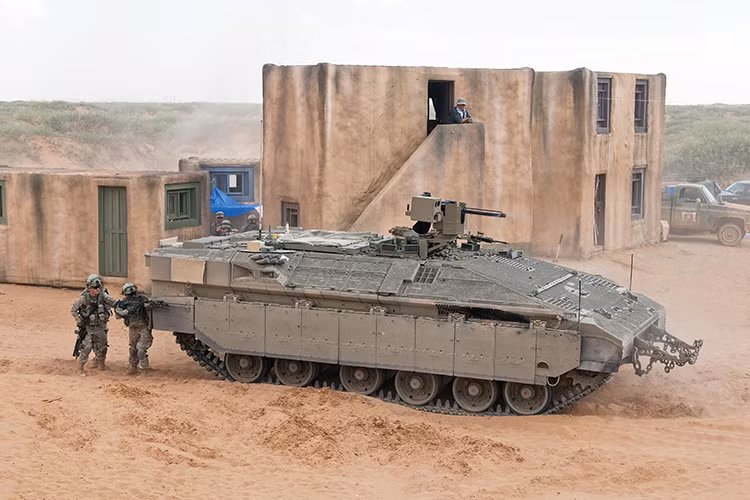 Thông tin trên được chính Bộ Quốc phòng Israel công bố vào cuối tháng 7 vừa rồi thông qua một clip giới thiệu về biến thể mới của Namer, được cho là nhằm cải thiện khả năng tác chiến đô thị của dòng xe này. Nguồn ảnh: Bộ Quốc phòng Israel.