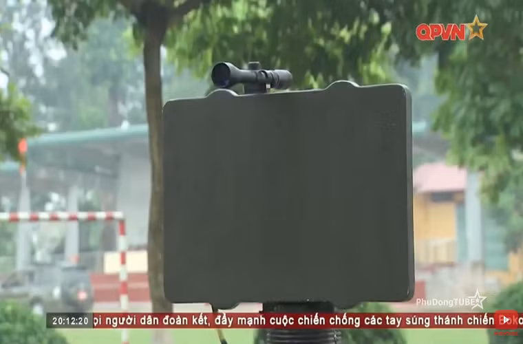 Là đơn vị đặc thù của binh chủng pháo binh, nên tiểu đoàn 97 còn được trang bị cả hệ thống radar trinh sát mặt đất hổ trợ trong trinh sát và tác chiến điện tử. Đây là một trong những khí tài quan trọng trong việc giúp các đơn vị pháo binh có thể tác chiến trong môi trường chiến tranh hiện đại. Nguồn ảnh: QPVN.