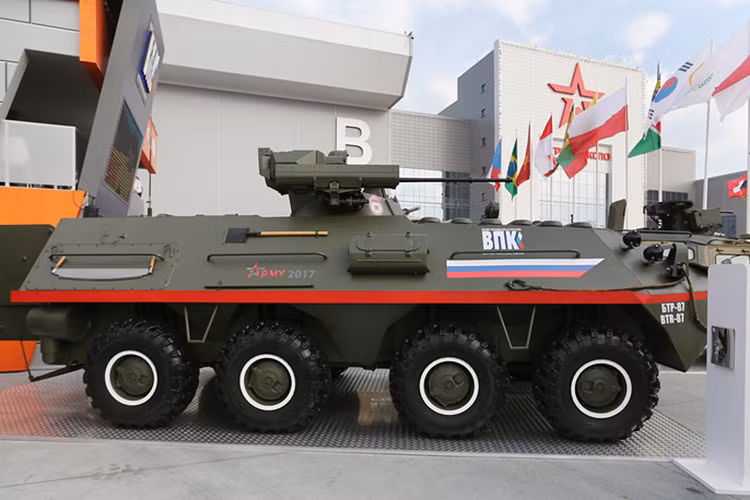 Dù xuất hiện lần đầu tiên vào năm 2015, nhưng mãi đến Army-2017 Nga mới cho trưng bày nguyên mẫu đầu tiên của xe bọc thép chở quân BTR-87 một biến thể cải tiến của BTR-82A. Nguồn ảnh: TASS.