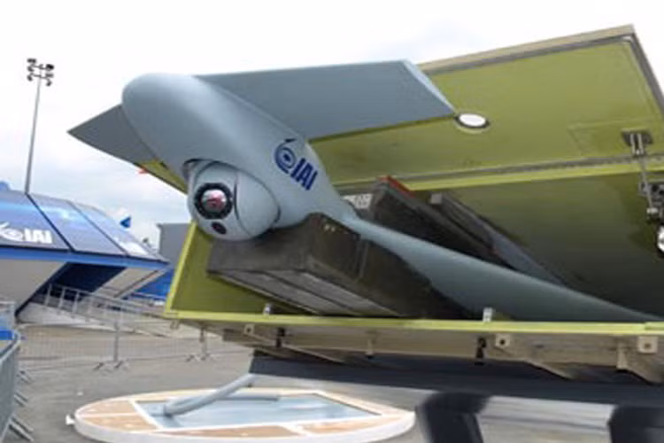 Sau khi được phóng lên, UAV Harop cảm tử thực hiện hành trình bay như một UAV thông thường, sau đó khi tiếp cận mục tiêu chúng tăng tốc lao xuống để phá hủy.