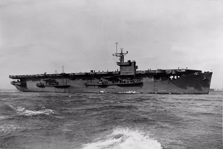 USS Card (CVE-11) tên gọi trước đó của USNS Card, là một trong những tàu sân bay hộ tống thuộc lớp Bogue của Hải quân Mỹ hoạt động trong Chiến tranh Thế giới thứ hai. Nó nổi bật trong vai trò chống tàu ngầm đối phương, sau khi chiến tranh kết thúc nó tiếp tục phục vụ với vai trò như tàu sân bay trực thăng hộ tống, rồi như một tàu sân bay tiện ích. Nguồn ảnh: navsource.org.