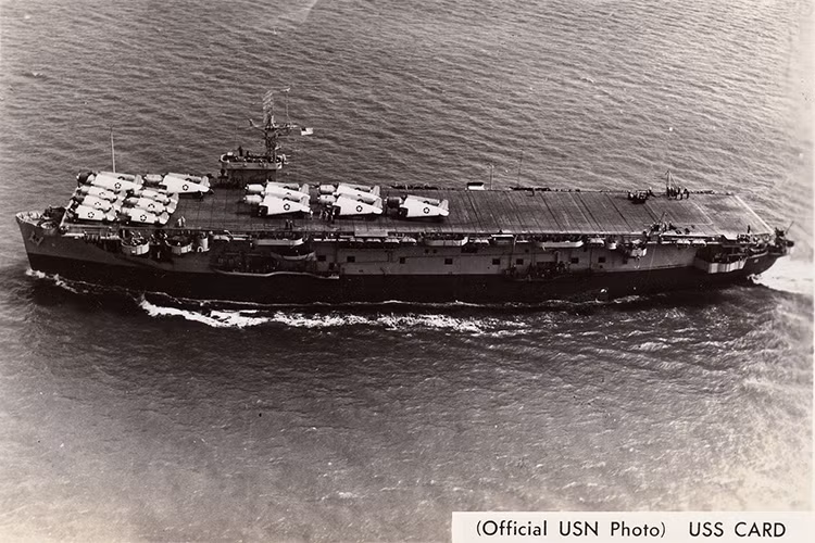 Sau khi được sửa chữa trong năm 1967-1968 sau vụ tấn công trên sông Sài Gòn, USNS Card tiếp tục được biên chế cho các đơn vị tiếp vận của Quân đội Mỹ tại chiến trường Việt Nam cho đến khi nó bị loại biên vào năm 1970 và bị bán làm phế liệu trong năm 1971. Nguồn ảnh: Flickr.
