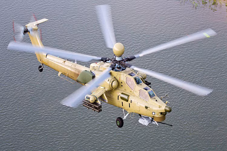 Andrey Boginsky, Giám đốc điều hành của Trực thăng Nga cho biết, lô Mi-28UB đầu tiên đóng vai trò đặc biệt đối với công ty này cũng như nhà máy chế tạo trực thăng ở Rostvertol. Khi chúng sẽ là tiền đề để Bộ Quốc phòng Nga đánh giá cho kế hoạch mua sắm mẫu trực thăng tấn công này trong tương lai. Nguồn ảnh: RT.