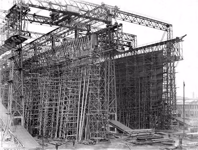 Vào thời điểm đó, công ty Harland and Wolff là doanh nghiệp lớn nhất thế giới trong ngành đóng tàu đầu thế kỷ 20.
