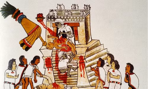 Aztec được biết đến là nền văn minh thực hiện nghi thức hiến tế con người cho thần linh lớn hơn bất cứ nền văn minh nào trong lịch sử. Những hoạt động hiến tế rùng rợn của người Aztec này thường được tổ chức ở Kim tự tháp Mặt trời và kim tự tháp Mặt trăng.