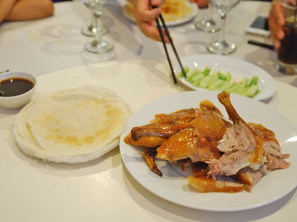 Món vịt quay ở Bắc Kinh, Trung Quốc hấp dẫn thực khách.