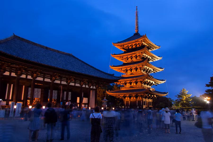 Vẻ đẹp cổ kính của chùa Kofuku-ji - một trong 7 công trình khác được UNESCO công nhận là Quần thể đài tưởng niệm mang tính lịch sử của thời Nara.