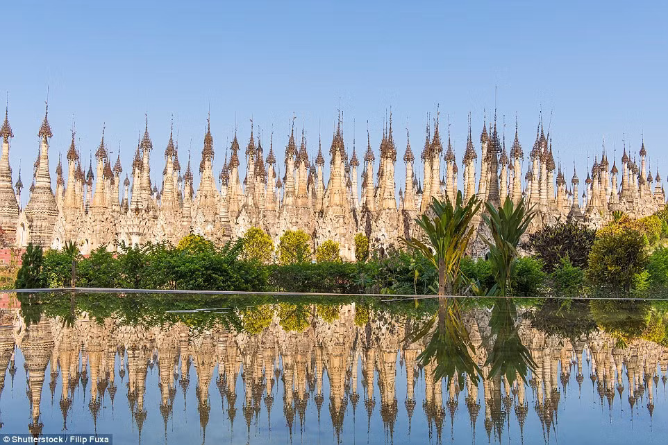 Ngôi chùa ở một vùng xa xôi hẻo lánh của Myanmar gồm có 2.500 tháp đá và mái vòm ấn tượng.