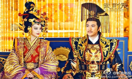 Chi tiet bat ngo ve Vo Tac Thien khien nguoi doi kinh hai