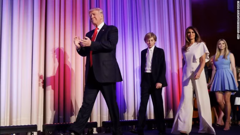 Ông Trump nói: "Đôi khi, bằng cách thua một trận đấu bạn sẽ tìm ra cách để thắng cả cuộc chiến". Ảnh: CNN.