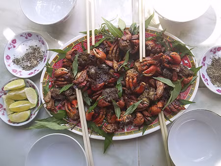 Gỏi Ba khía: Đây là món gỏi lạ của người Bạc Liêu.