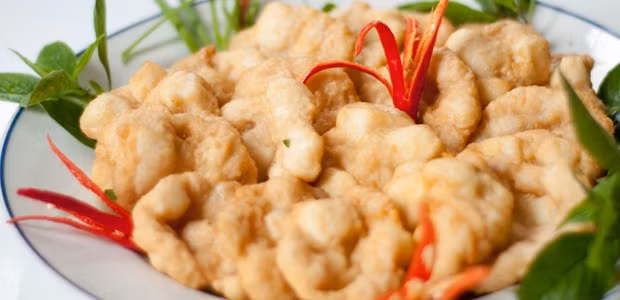 Chả mực đặc sản Quảng Ninh. Món chả mực nhiều tỉnh miền biển có. Tuy nhiên, chỉ có chả mực Quảng Ninh là được đặc biệt yêu thích vì vị vừa miệng, giòn dai tươi ngon.