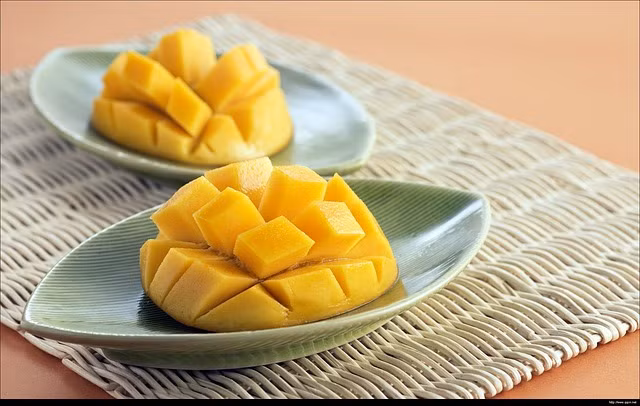 Xoài và dứa đều chứa thành phần hóa học gây dị ứng da, do đó nếu ăn chung với nhau rất dễ gây dị ứng. Ảnh: pregnancyfoodguide.
