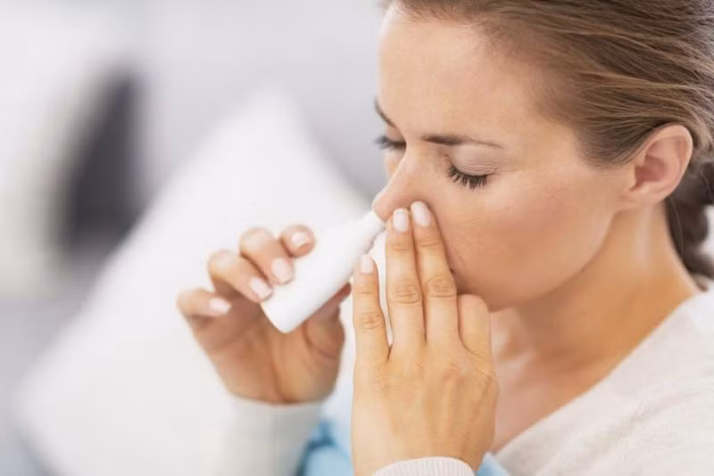 Tình trạng ngạt mũi có thể gây khó thở và ngáy ngủ.