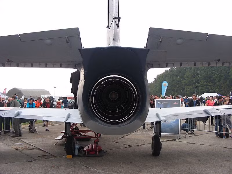 L-39NG trang bị động cơ mới Williams FJ44-4M (một trong những hạng mục quan trọng nhất trong chương trình nâng cấp máy bay L-39) và đã được phát triển trong hai năm. Chiếc máy bay thực hiện chuyến bay đầu tiên vào ngày 14/9/2015, việc thử nghiệm động cơ mới hoàn thành vào ngày 12/9/2016.