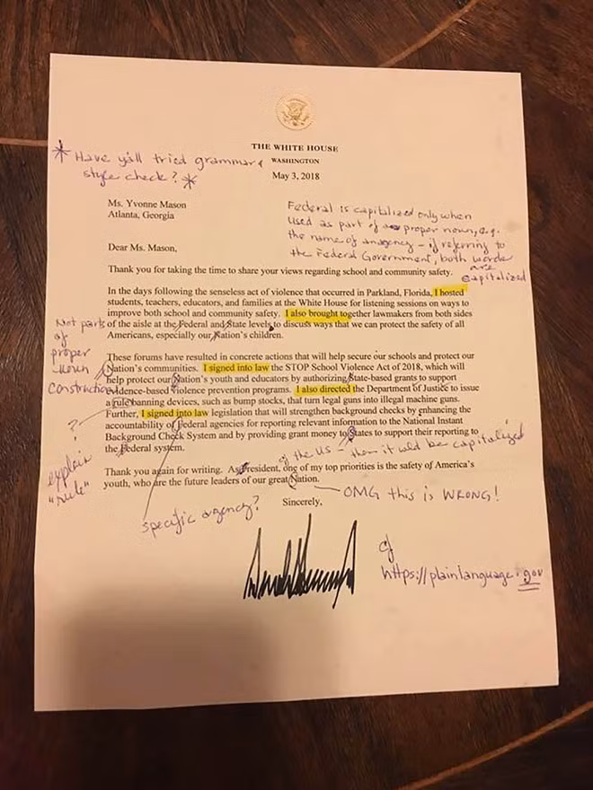 Bức thư của ông Trump bị Mason sửa lỗi chính tả. Ảnh: The New York Times.