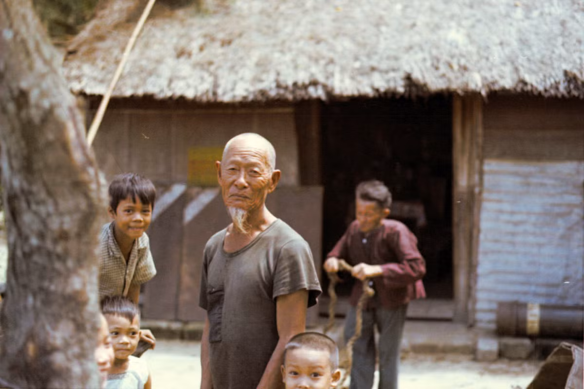 Dân làng ở Vĩnh Hội.