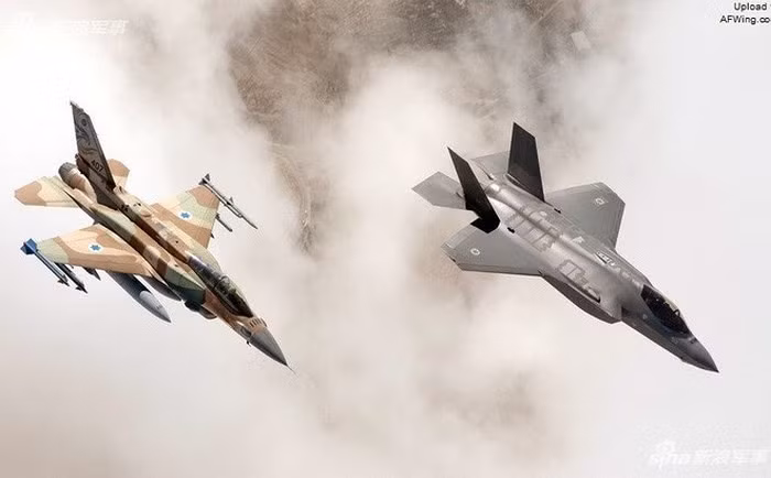 Đồng thời Thủ tướng Israel mô tả Cộng hòa Hồi giáo Iran là một quốc gia đang cố gắng thiết lập các căn cứ chống lại Israel ở mọi nơi, bao gồm trên lãnh thổ Iran, Lebanon, Syria, Iraq và Yemen.
