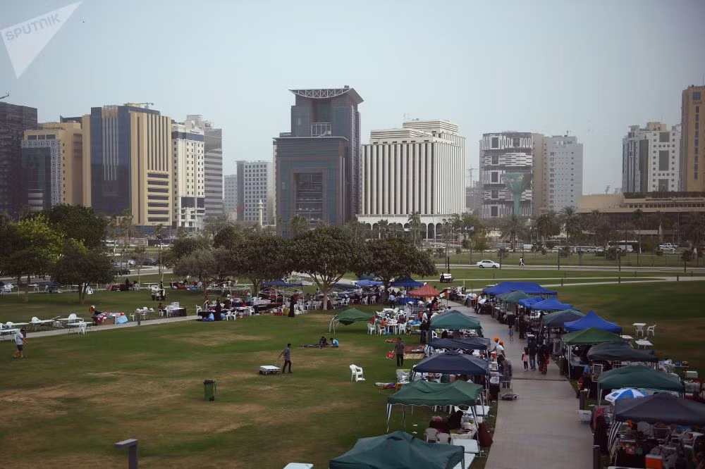 Một khu chợ nhộn nhịp gần bảo tàng nghệ thuật hồi giáo ở Doha.