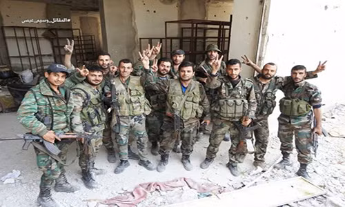 Theo Al Masdar News ngày 4/5, Quân đội Syria đang tiếp tục chiến dịch quân sự nhằm quét sạch các tay súng phiến quân IS còn lại ở khu vực Nam Damascus. Ảnh: AMN.