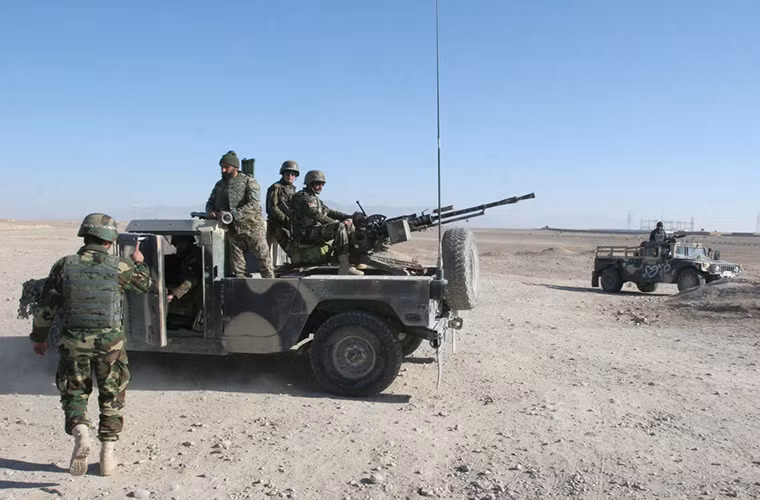 Trận Sangin diễn ra tại quận Sangin, Helmand, Afghanistan, bắt đầu từ tháng 7/2010 khi Thủy quân lục chiến Mỹ thay thế lực lượng Anh tại Sangin và mở chiến dịch quân sự nhằm tiêu diệt các phần tử khủng bố trong khu vực. Chiến dịch kéo dài suốt bốn năm và lực lượng Thủy quân lục chiến Mỹ hứng chịu thương vong cao nhất trong cuộc xung đột kéo dài 17 năm tại Afghanistan. Ảnh: BI.