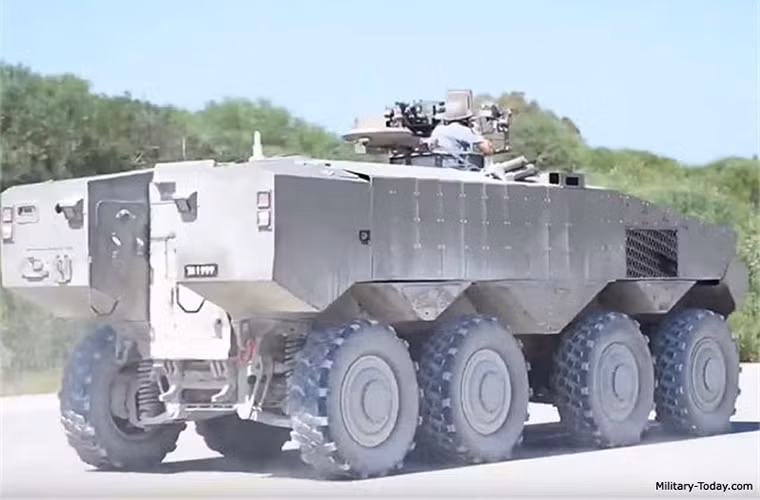 Được trang bị một động cơ 750 mã lực, APC Eitan có thể đạt vận tốc lên tới 90km/h. Ảnh: Military Today.
