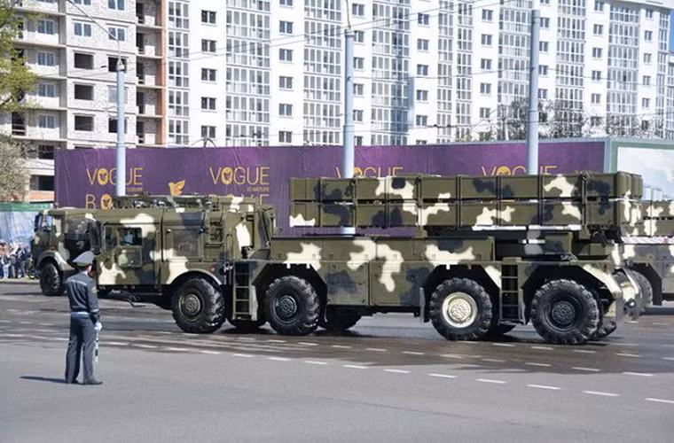 Được biết, hầu hết các đơn vị vũ trang của Belarus và Kazakhstan tham gia đợt tập trận chung lần này đều thuộc các đơn vị pháo binh và lực lượng tên lửa, bên cạnh đó còn có cả các đơn vị tác chiến điện tử. Ảnh: Armyrecognition.