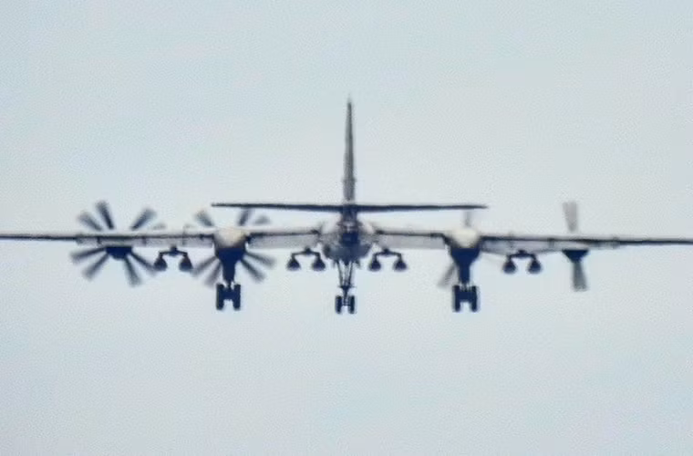 Kh-101 cơ bản có tầm bắn khoảng 4.500 km, trong khi một số chuyên gia quân sự ước tính nó có thể bay tới 10.000 km trong điều kiện thích hợp. Kh-101 cơ bản có tầm bắn khoảng 4.500 km, trong khi một số chuyên gia quân sự ước tính nó có thể bay tới 10.000 km trong điều kiện thích hợp.