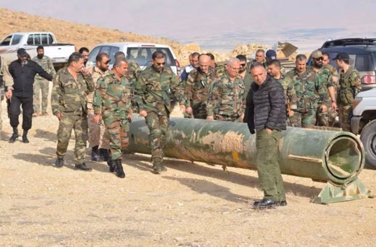 Theo Al Masdar News, Quân đội Syria đã mở cuộc tìm kiếm kho vũ khí mà nhóm phiến quân cất giấu ở vùng núi Đông Qalamoun sau khi nhận được thông tin tình báo rằng các tay súng phiến quân đầu hàng đã không giao nộp toàn bộ vũ khí của chúng trước khi rời khỏi khu vực này. (Nguồn ảnh: AMN)