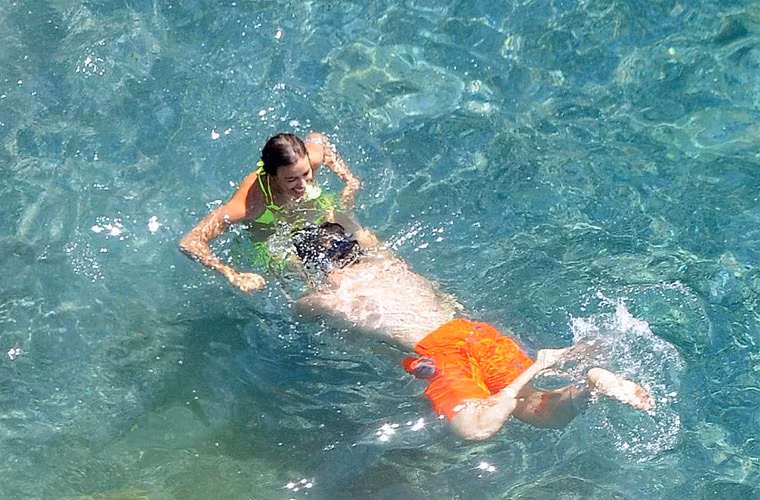 Sieu mau Irina Shayk tinh tu Bradley Cooper tren bien-Hinh-5