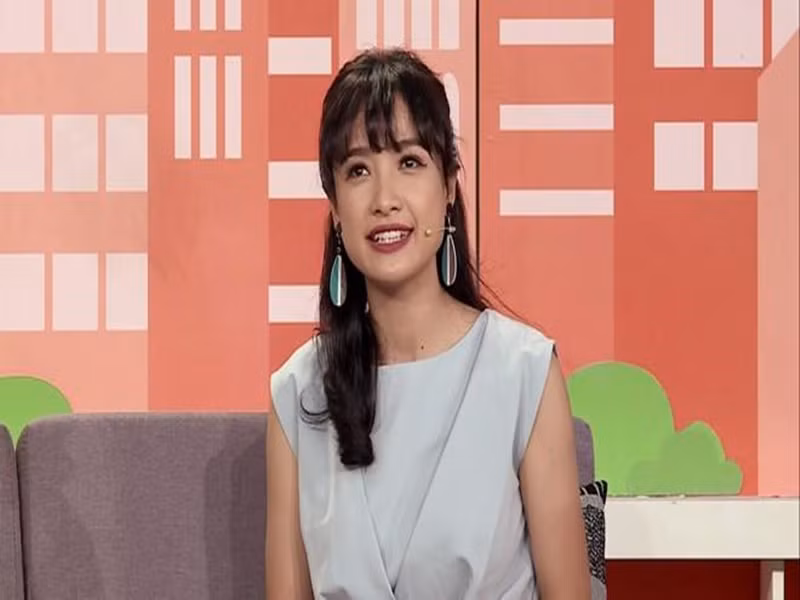 Nữ diễn viên không quay lại với người cũ. "Người yêu cũ mình đã yêu rồi, trải qua rồi, giống như kiểu không ai đọc lại cuốn tiểu thuyết cả vì nó rất nhàm chán, không còn mới mẻ để mình khám phá. Tuy nhiên, quan trọng nhất vẫn là lúc anh ta ra đi như thế nào. Nếu ra đi đừng gây sát thương, gây tổn hại về tinh thần nhiều quá thì sẽ suy nghĩ lại. Còn chuyện đã gây tổn thương, khóc than vật vã, đau khổ nên quay lại lỡ như tiếp tục thì sao", Lê Bê La nêu quan điểm. Ảnh: Sức khỏe và đời sống