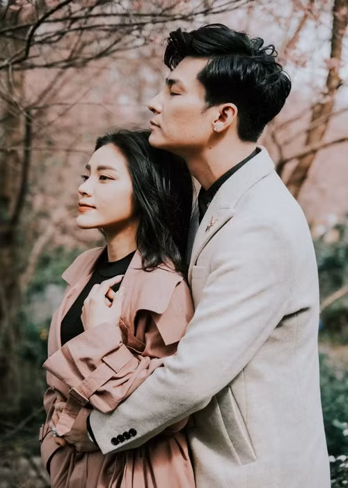 Chồng cũ Lâm Khánh Chi tình tứ bên nữ người mẫu trẻ Chong cu Lam Khanh Chi tinh tu ben nu nguoi mau tre
