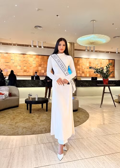  Á hậu Kim Duyên đang ở Israel tham gia cuộc thi Miss Universe 2021 - Hoa hậu Hoàn vũ Thế giới 2021.