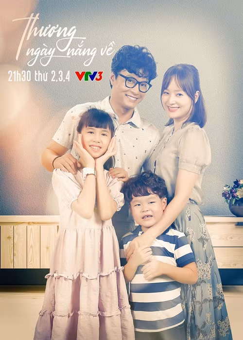 Hồng Đăng đóng vai Đức trong "Thương ngày nắng về". Với dự án này, anh để tóc xoăn.