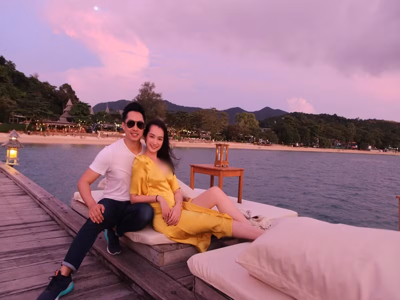Trúc Diễm ly hôn sau 6 năm gắn bó với John Từ. Cả hai nỗ lực hàn gắn trong 2 năm qua nhưng không thành. Sau khi ly hôn, Trúc Diễm và John Từ vẫn ủng hộ nhau. Hiện tại, trên trang cá nhân, Trúc Diễm vẫn giữ hình ảnh bên John Từ.