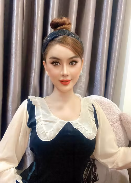 Lâm Khánh Chi đã xác nhận làm mẹ đơn thân sau khi Phi Hùng tuyên bố anh và nữ ca sĩ chuyển giới chia tay. Ảnh: FB Khánh Chi