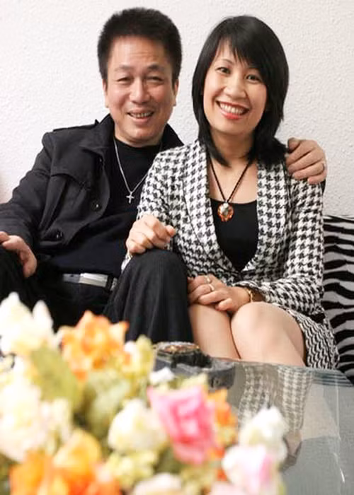 Người vợ thứ 3 của nhạc sĩ Phú Quang là Trịnh Anh Thư. Theo Dân Trí, Anh Thư kém nam nhạc sĩ 23 tuổi. Ảnh: VTC News