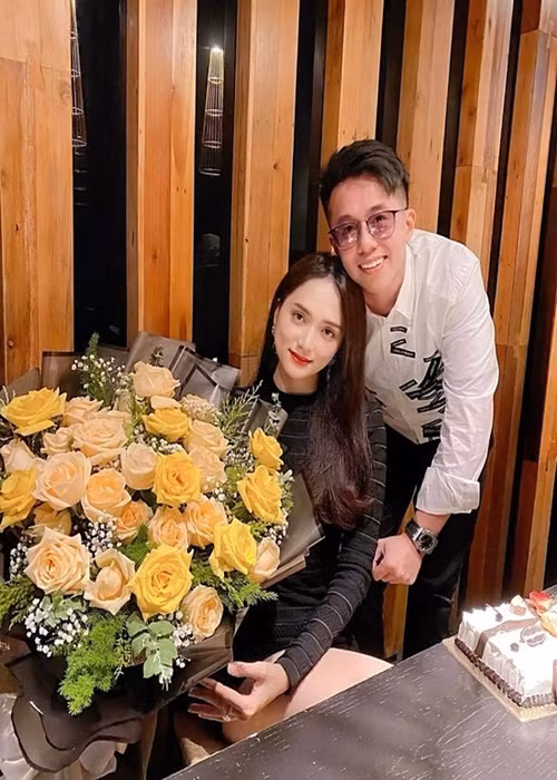 Cặp đôi bén duyên từ một gameshow năm 2020, trải qua không ít sóng gió để bên nhau. Ảnh: FB Matt Liu