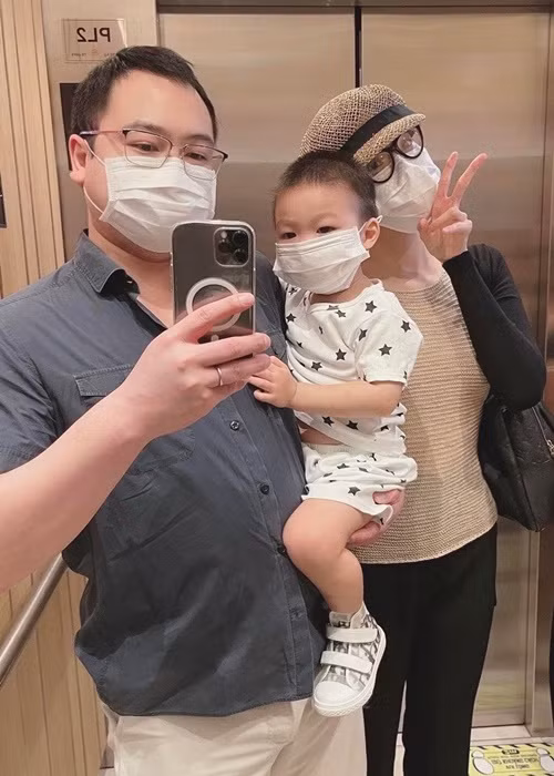Sau khi lập gia đình, Lan Khuê tập trung chăm lo tổ ấm và công việc kinh doanh nên ít tham gia các sự kiện giải trí.