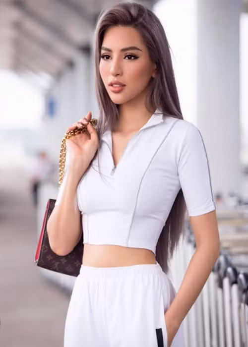 Khả Trang khá kín tiếng về đời tư. Có đôi lần, nữ người mẫu sinh năm 1992 trải lòng về chuyện tình cảm.