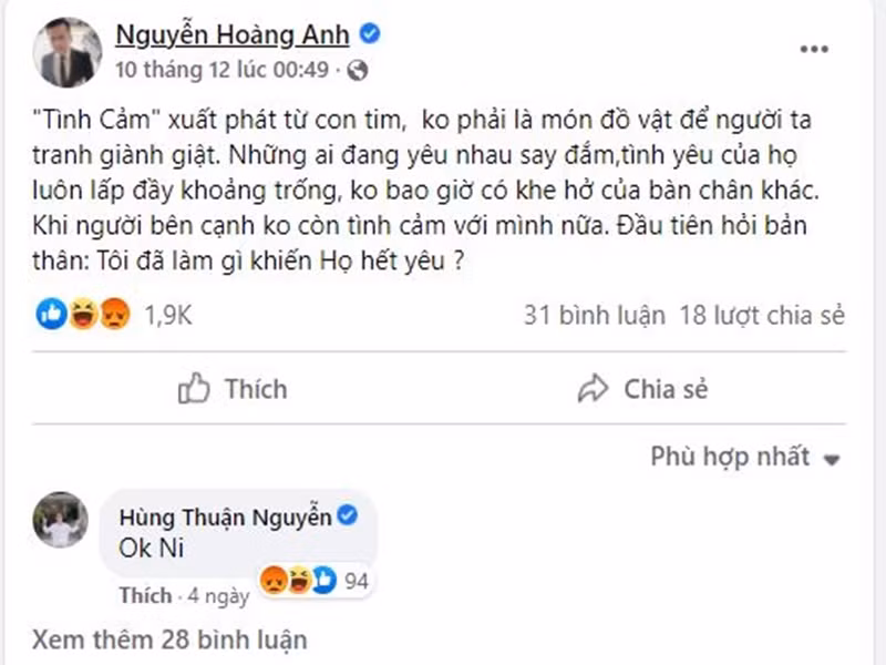 Giữa ồn ào tình ái, nam diễn viên còn chia sẻ ẩn ý: “Tình cảm xuất phát từ con tim, không phải là món đồ vật để người ta tranh giành giật. Những ai đang yêu nhau say đắm, tình yêu của họ luôn lấp đầy khoảng trống, không bao giờ có khe hở của bàn chân khác. Khi người bên cạnh không còn tình cảm với mình nữa. Đầu tiên hỏi bản thân, tôi đã làm gì khiến họ hết yêu?”. Ảnh chụp màn hình
