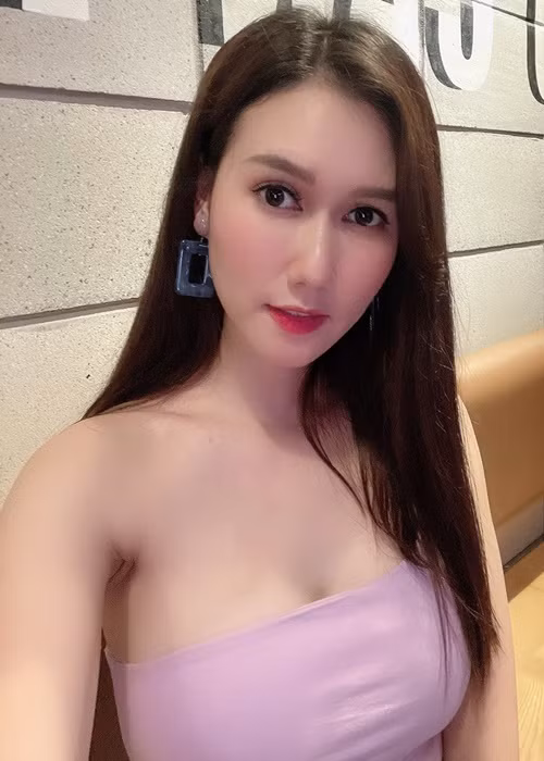 Bạn gái của Đình Tú từng giành giải Hoa khôi sinh viên Hà Nội năm 2009.