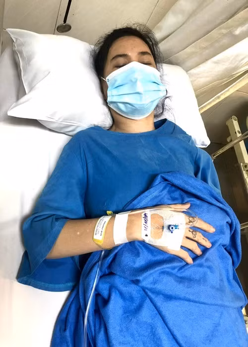 Gần đây, Cát Phượng nhập viện cấp cứu vì bệnh tiền đình tái phát. Trên trang cá nhân, Cát Phượng chia sẻ, Kiều Minh Tuấn không vào bệnh viện chăm sóc cô do bận quay phim. Ảnh: FB Cát Phượng